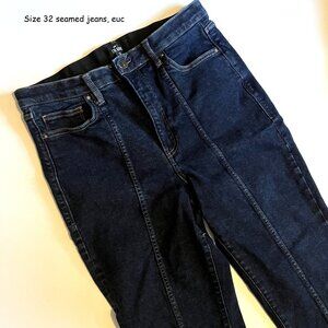 Size 32 Lularoe seamed jeans, dark blue (137)